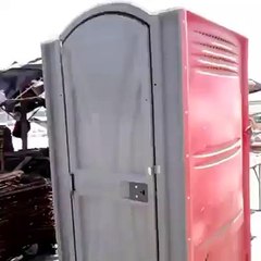 Esta Temblando (Broma Baño)