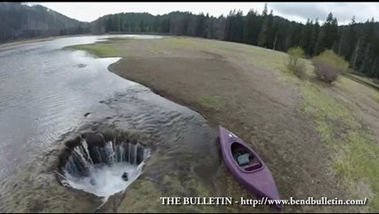 Aux États-Unis, un mystérieux lac se vide dans un étrange gouffre