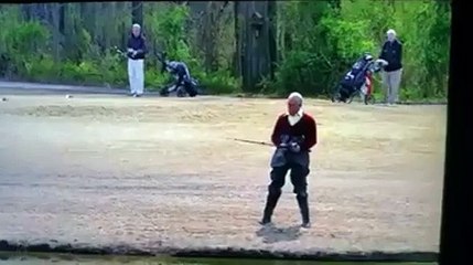 Decouvrez vous-meme le type de poisson que cet homme a attrapé...