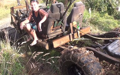 Four-Wheel Drive Fans Enjoy an Underwater Safari