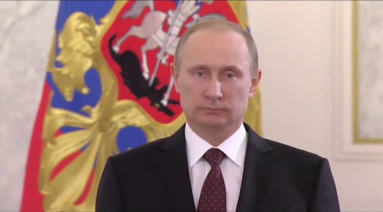 Poutine sans voix pendant un discours... Hilarant !