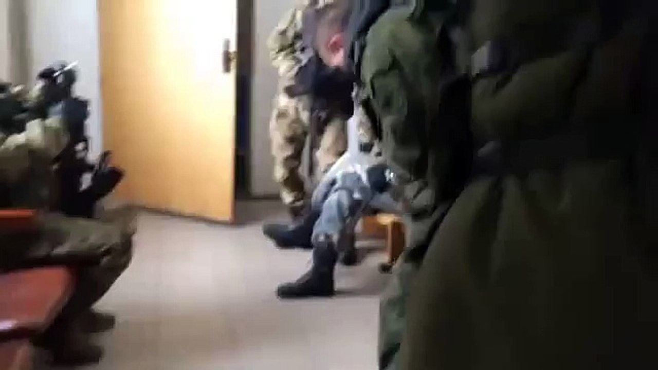 Жесть. Воины  ДНР обратились к  бойцам АТО и угрожали котом.  Донецк аэропорт чиченцы кадыровцы