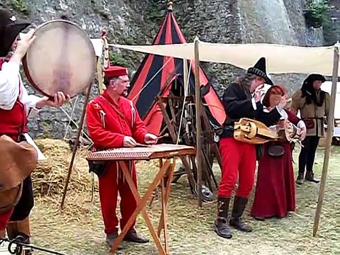 Saltimbanques à la 31 eme fête Médiévale de Provins (2014)