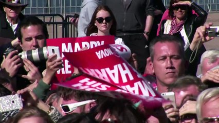 Prince Harry goes walkabout in Sydney