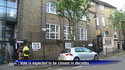 Britain votes in knife-edge election
