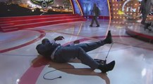 Shaq tombe de sa chaise en pleine émission!