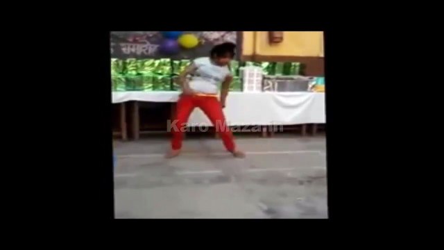 Desi Prank VideosKamli kamli Live Dance performance by Indian desi girl