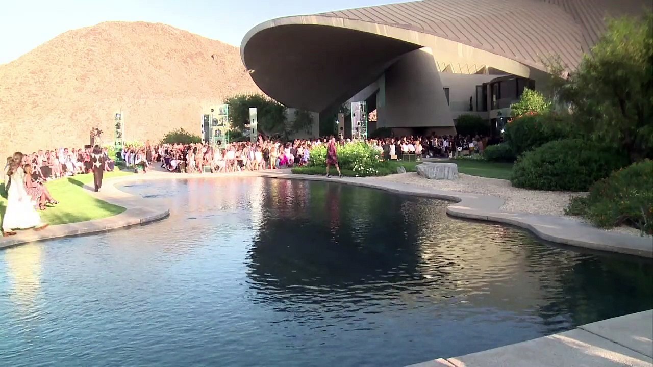 Louis Vuitton zeigt Cruise Collection 2016 in Palm Springs