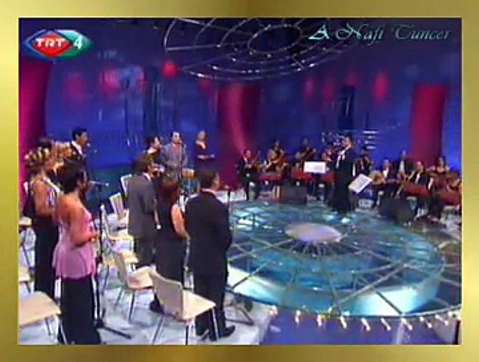 TRT TSM KORO *Ağla Gitar Çal Gitar* (İçimde Nice Uzun Yılların Özlemi Var)