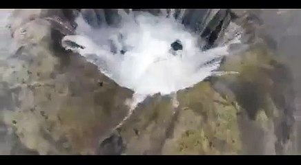 Oregon's Lost Lake disappearing through lava tube