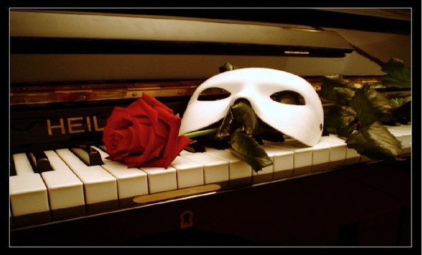 Sinema Müzikleri OPERA'DAKİ HAYALET Yabancı Film Müziği Piyano Sound Resitali Operadaki Müzikal Müziği Operada 2015 Phantom Of The Opera Sinemalar Movie En Iyi Piyano Solo Akustik Piyanist Solo Sound Müzik Broadway Uzun Soluklu Müzikali Zorlu Arama Sonuç