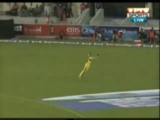 Daniel Christian Unbelievable Catch (Blinder)- Catch of Year 2012 video by tayyab