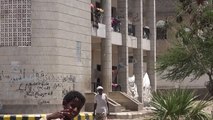 Yémen: des familles trouvent refuge dans des écoles à Aden