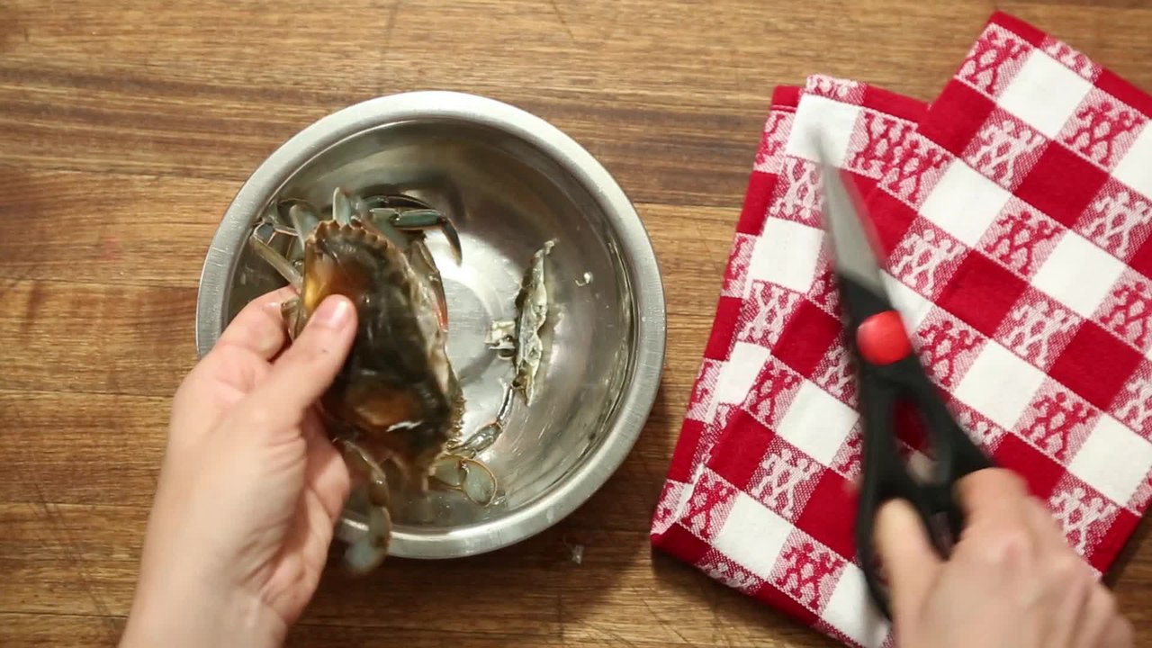 Basics: How to Prep Softshell Crabs