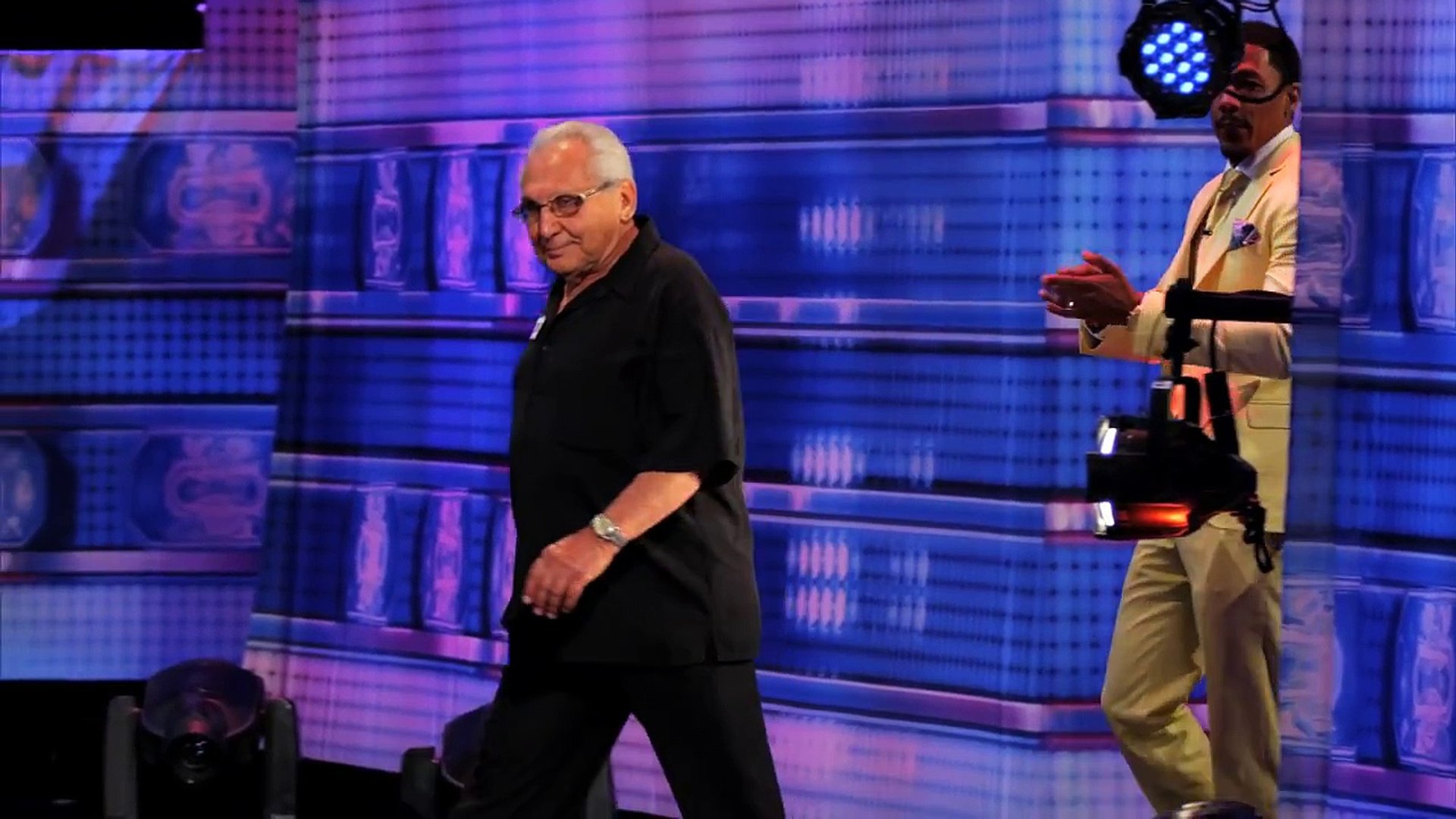 Frank The Singer: 74-Year-Old Channels Frank Sinatra - America's Got Talent 2014 - video Dailymotion