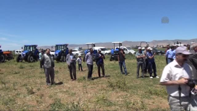 Geleneksel New Holland Tarla Günleri Kızıltepe'de Yapıldı