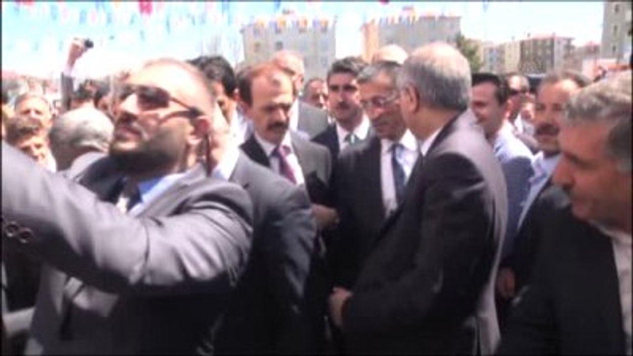Efkan Ala: "Anayasal Çoğunluğu Verin. Allem Kullem Yapacak Bir Anayasa Olmasın"