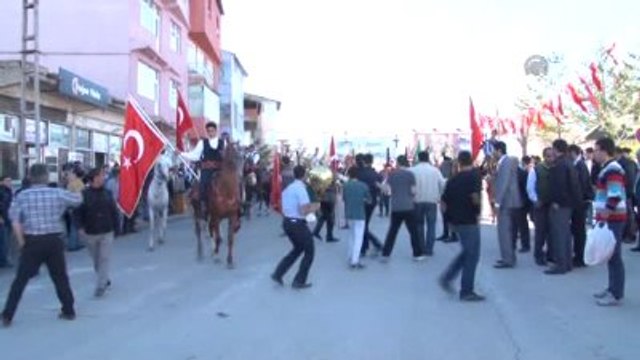 İçişleri Eski Bakanı Ala, Ilıca Çermik Festivali Açılışına Katıldı