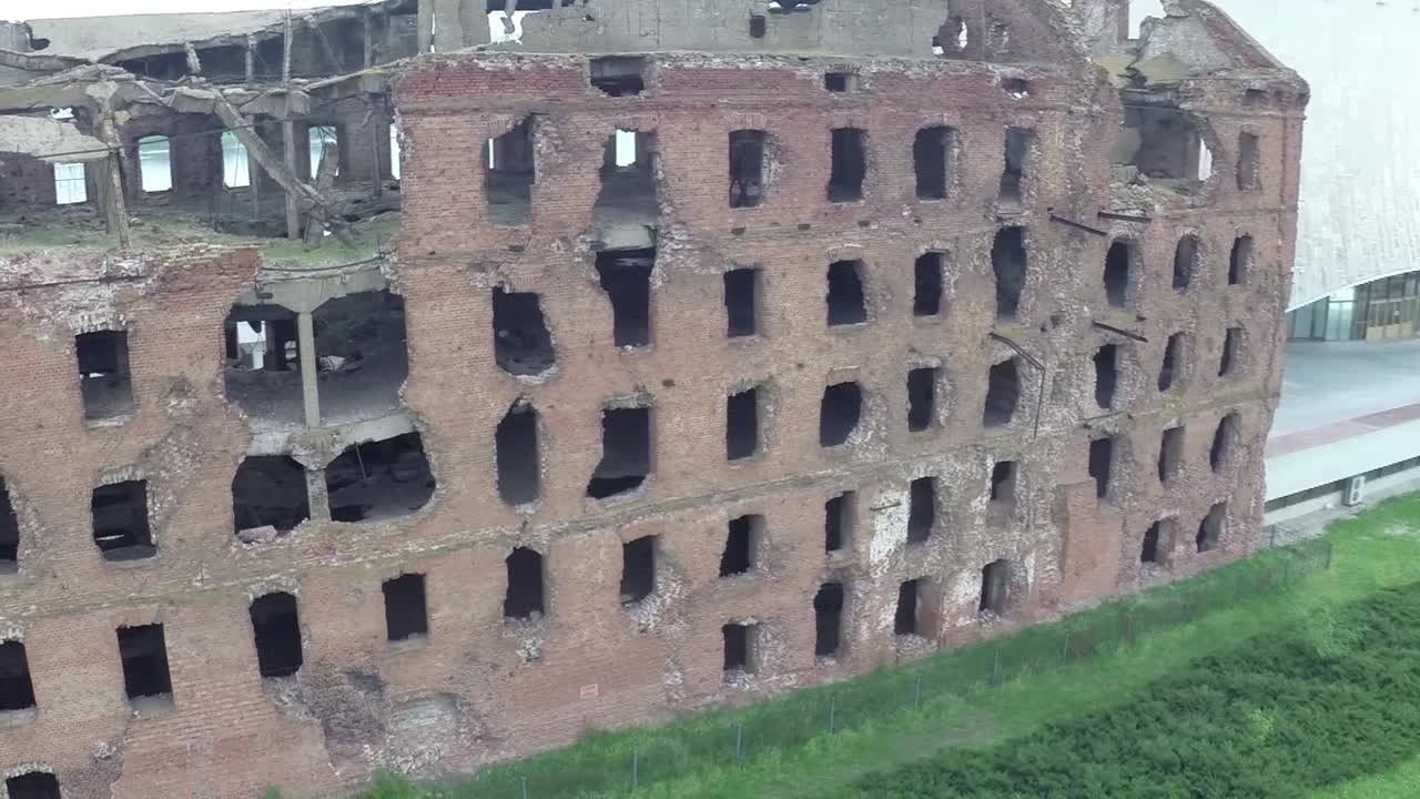 C’est le seul bâtiment qui a survécu à la bataille de Stalingrad