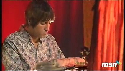 Noel Gallagher & Gem - Half The World Away (live)