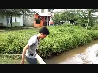 MISTERI JEMBATAN MERAH