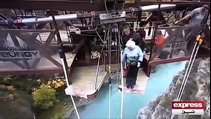 سالہ خاتون نے جمپ لگا کرسب کو حیران کردی91