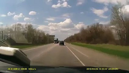 SUV Drifts Into Oncoming Traffic - Video