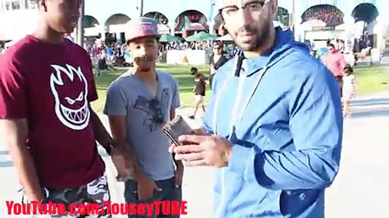 STEALING PEOPLES WALLET PRANK!_