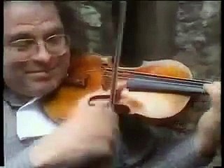 Itzhak Perlman plays Klezmer