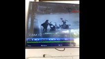 Motoruna Çarpan Adamı Döverek Öldürdü