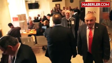 Fransa'nın Lyon Kentinde Yaşayan Türkler Oy Kullanmaya Başladı