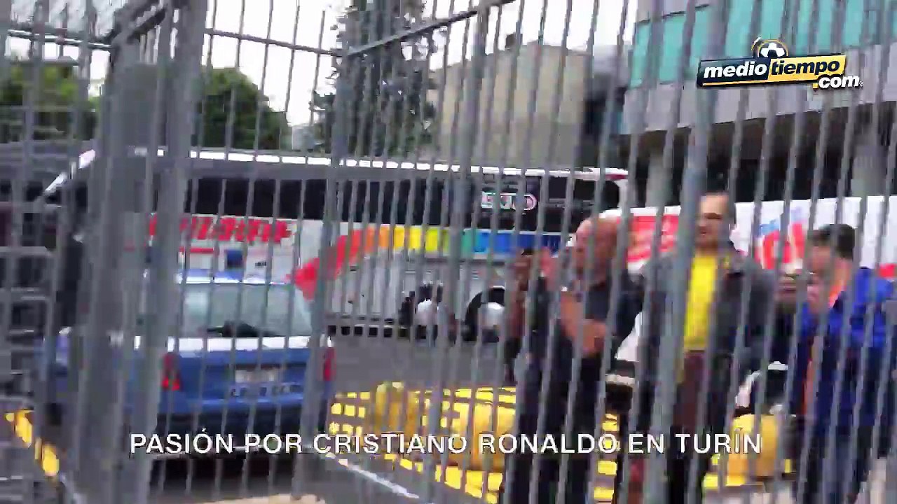 'CR7' hace llorar a una aficionada en Turín