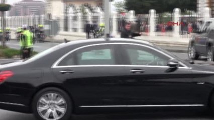 Erdoğan Cuma Namazını Havalimanındaki Camide Kıldı