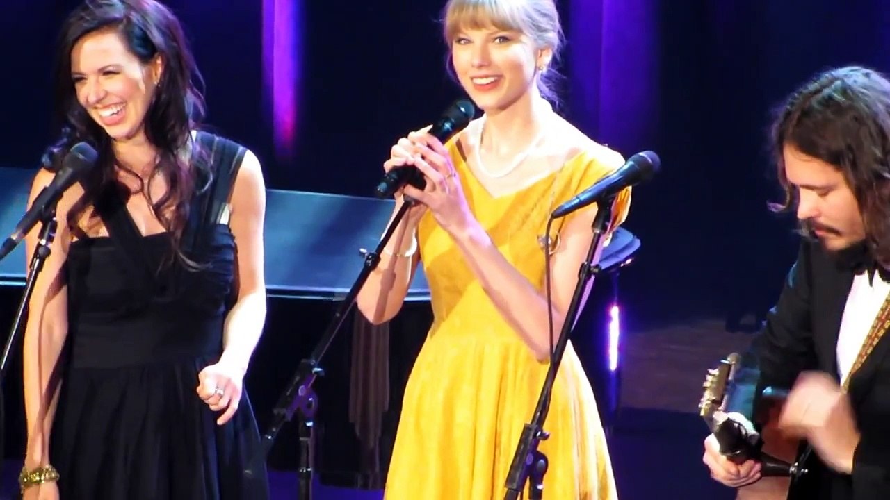 Taylor Swift & The Civil Wars - Safe and Sound Live From Nashville Tennessee 1/12/2012