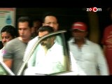 Salman Khan's bodyguards didn't allow anyone to click pictures in the court - Bollywood News
