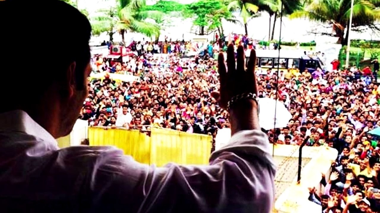 Fans Rejoice, Burst Crackers Outside Salman Khan's House | HC Suspends Jail Term