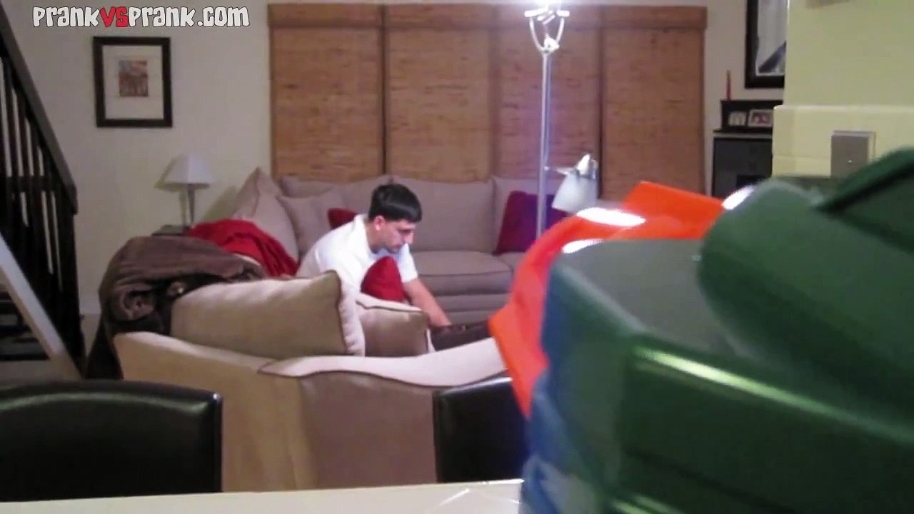 Crazy Jersey Shore Couple Likes to Prank