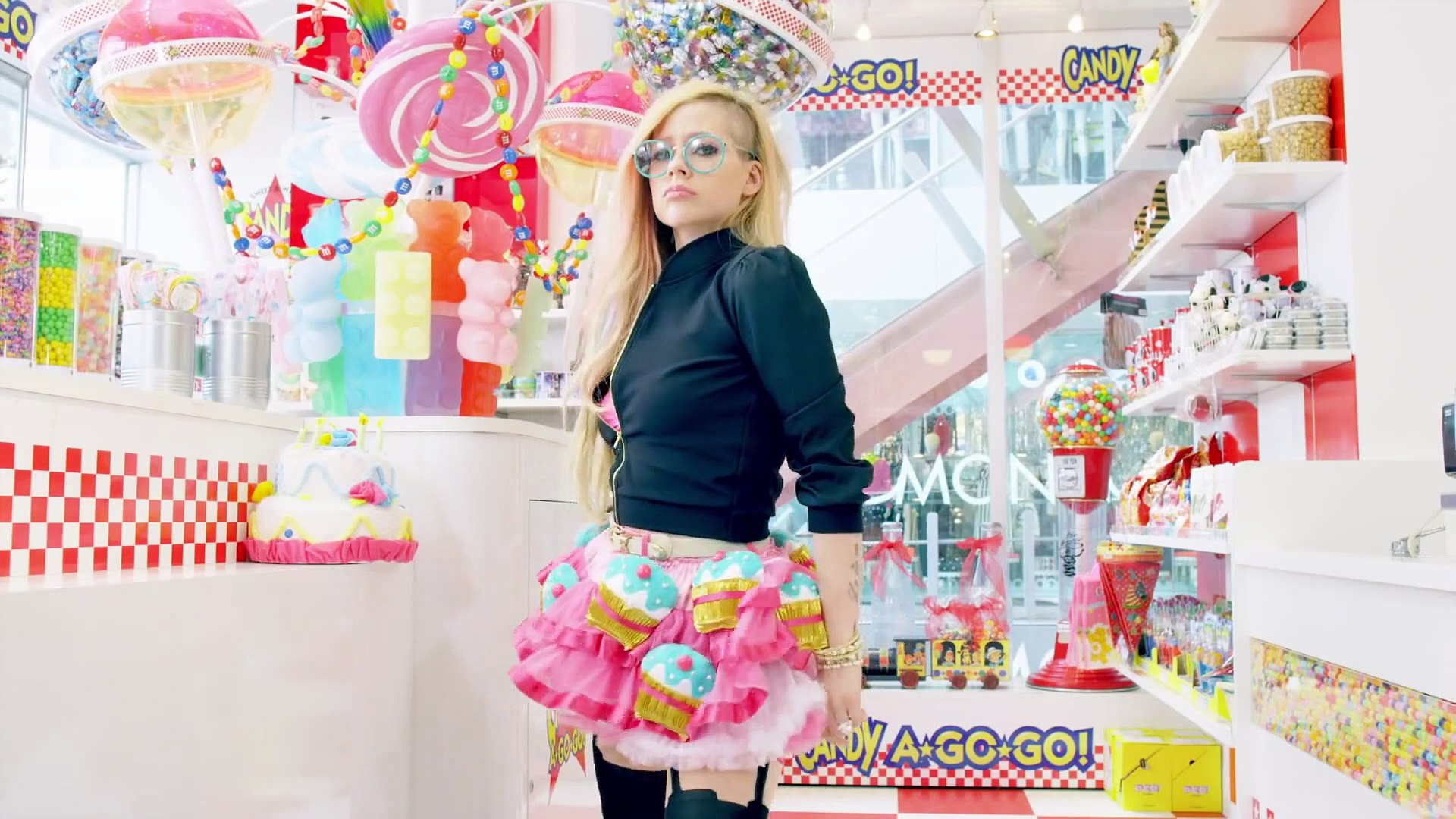 Avril Lavigne 1080p - Hello Kitty - video Dailymotion