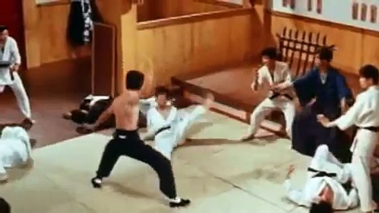 Jackie Chan VS Bruce Lee