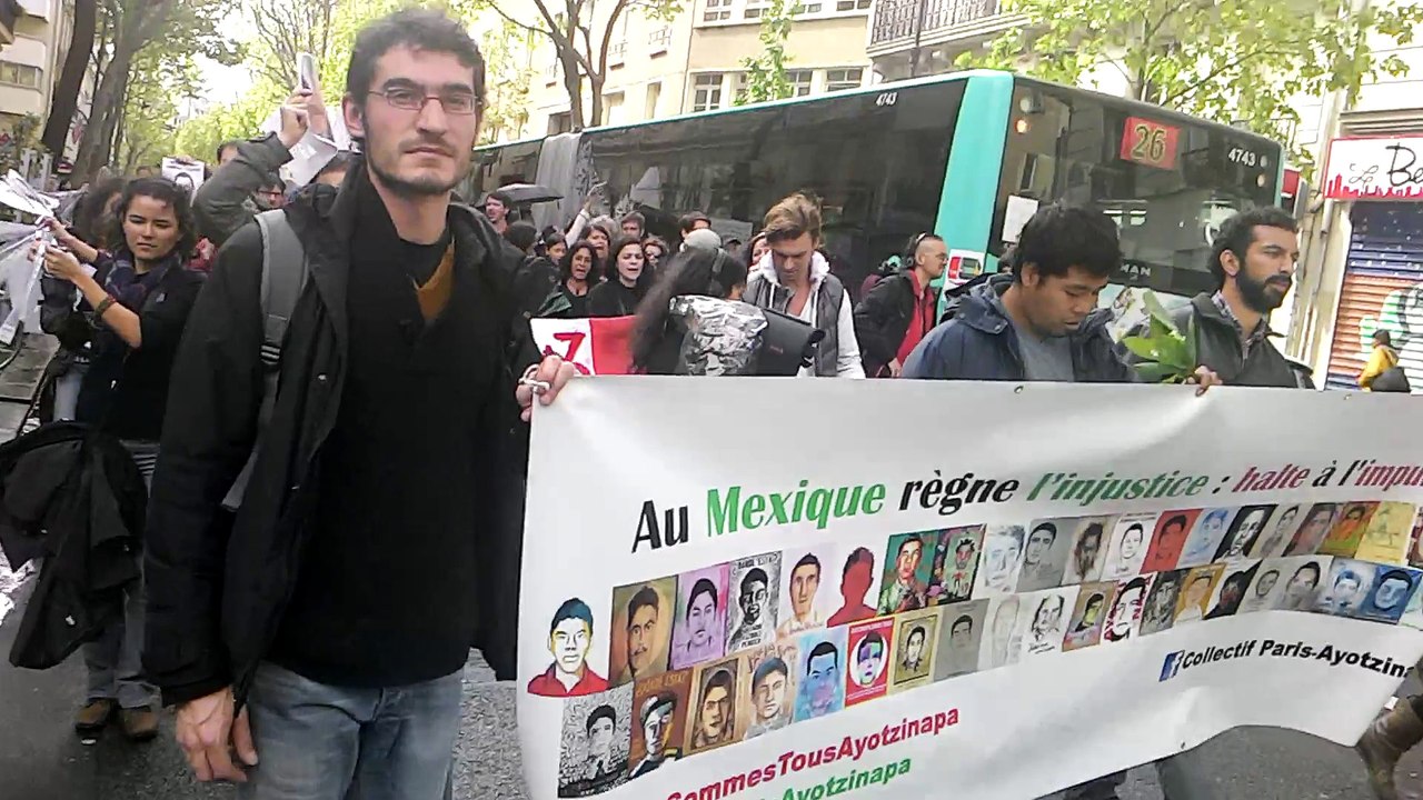 La euro caravana de Ayotzinapa en París, Francia 3 de mayo 2015.