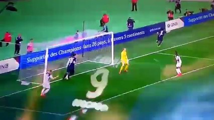 PSG goleó a 6-0 a Guingamp y se encaminó al título en Francia