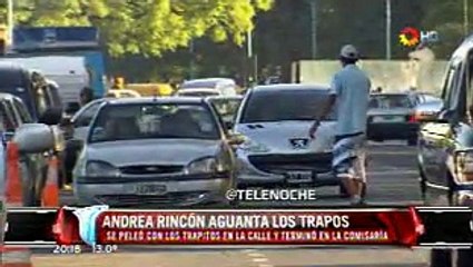 Andrea Rincón a las trompadas