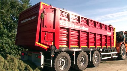 Hovertrack Luctor 544 met Schuitemaker Rapide 8400 RS  op de snelweg Trekkerweb Agritechnica