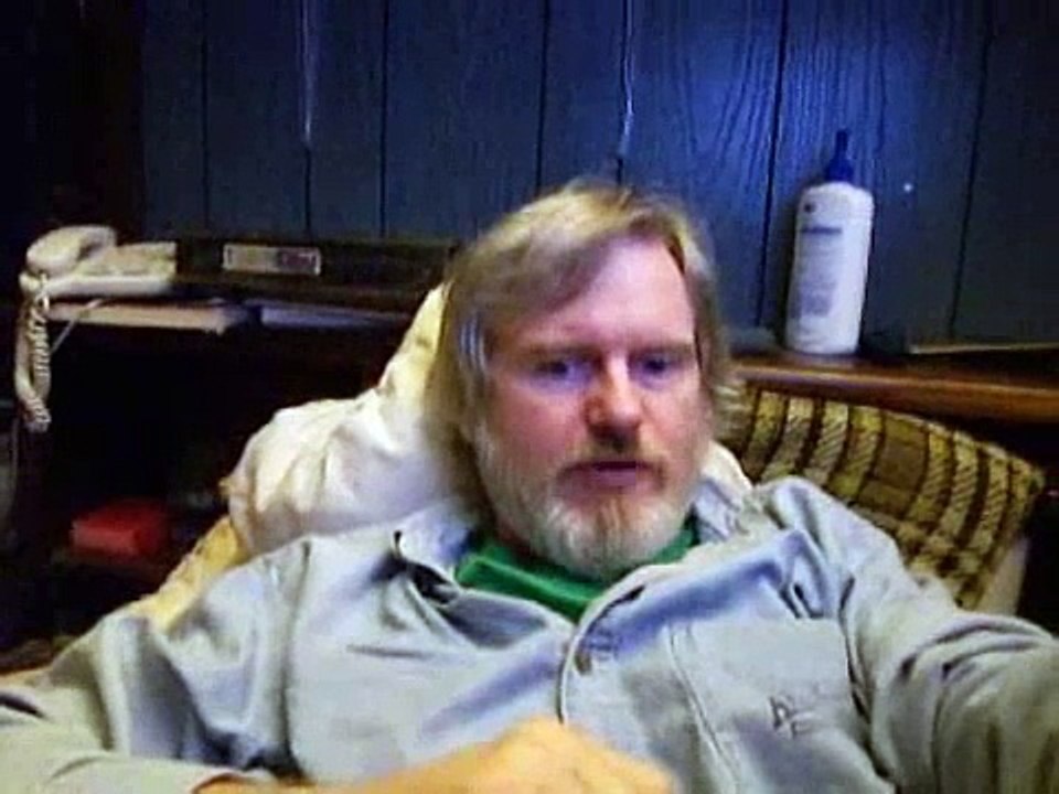 Re: My cats reaction to dog barking video