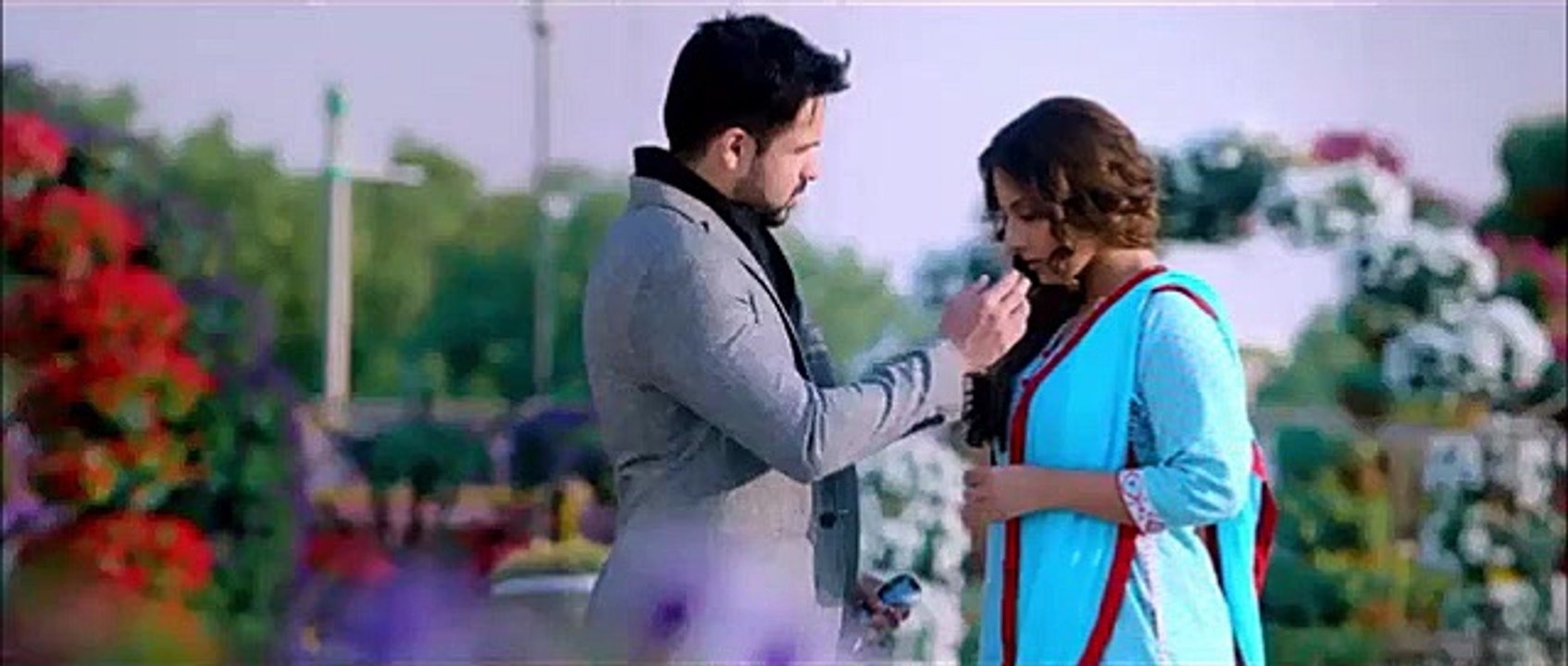 Hamari Adhuri Kahani