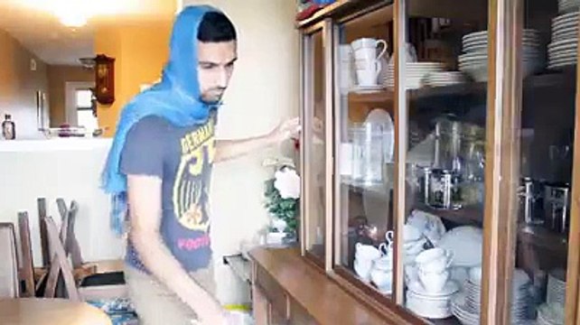 ZaidAlit - Every brown mom does this! very funny-512x384