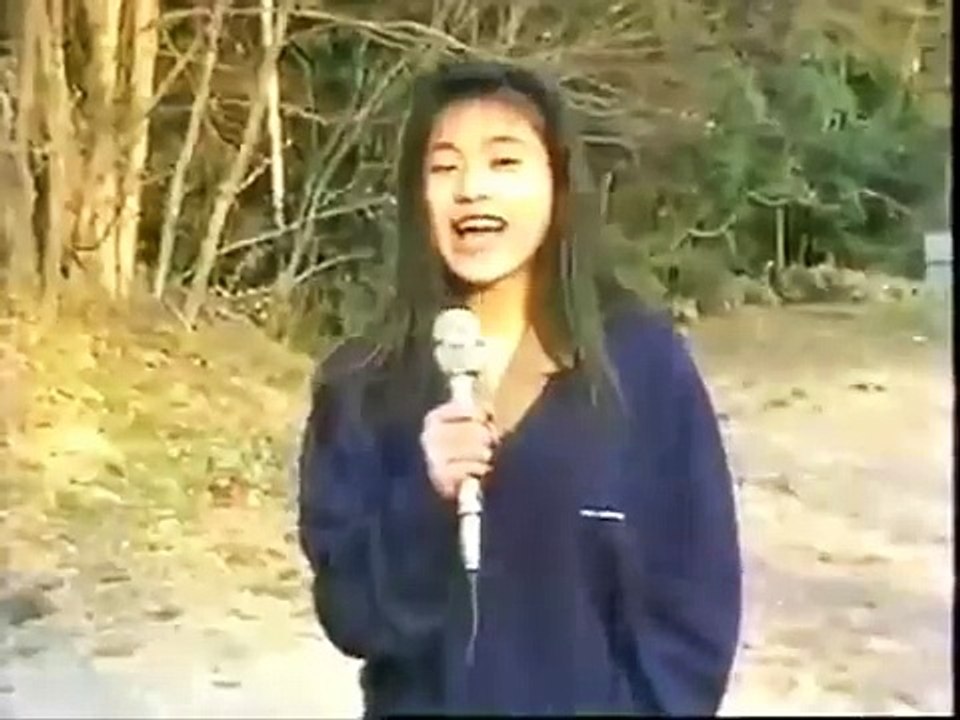 Cute Japanese Girl ...FALLING down and showing underwear...LOL