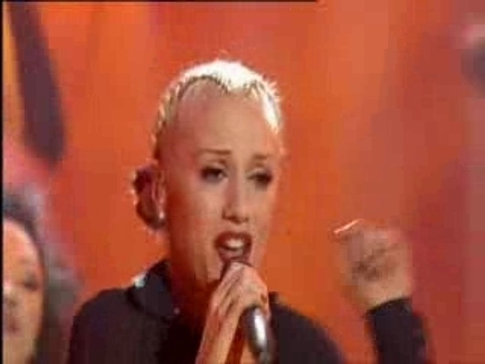 Gwen Stefani & Eve -Live Rich Girl Ant&D