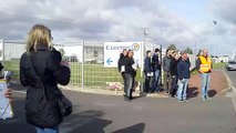 Manifestation devant le Leclerc Drive de Noeux-les-Mines