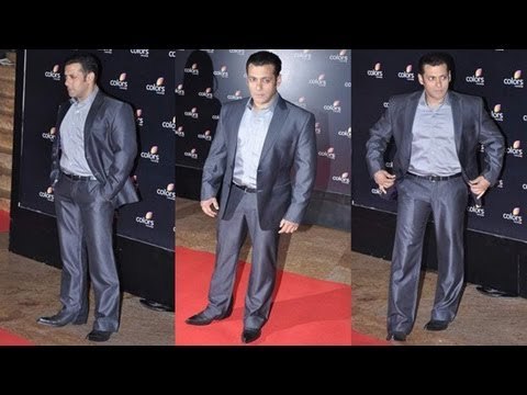 DASHING Salman Khan Spotted At Red Carpet Of Celebration Colors Bash!